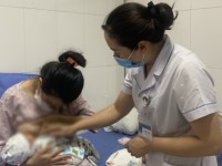 Lợi ích của nuôi con bằng sữa mẹ.