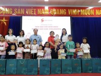 Tặng 27 suất quà cho bệnh nhi mắc bệnh tan máu bẩm sinh  tại Bệnh viện đa khoa tỉnh Cao Bằng trong khuôn khổ Ngày hội Hiến máu tình nguyện   “Hành trình đỏ - Giọt hồng miền non nước 2024"