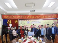 Công đoàn Ngành Y tế tặng quà nhân dịp tế nguyên đán Ất Tỵ 2025