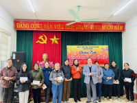 HỘI CHỮ THẬP ĐỎ BỆNH VIỆN TRAO QUÀ TẾT CHO CÁC HỘ GIA ĐÌNH CÓ HOÀN CẢNH KHÓ KHĂN