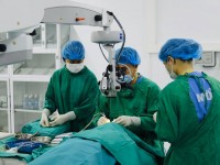 Thực hiện Đề án 1816: Mổ mắt cho 19 bệnh nhân và tập huấn chuyên đề cho bác sĩ nhãn khoa tại Cao Bằng