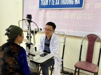 Bệnh viện Đa khoa tỉnh Cao Bằng phối hợp khám sàng lọc đục thủy tinh thể tại cơ sở, mang lại ánh sáng cho người cao tuổi