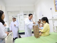 "Chăm sóc và bảo vệ sức khỏe trẻ em là trách nhiệm của toàn xã hội."