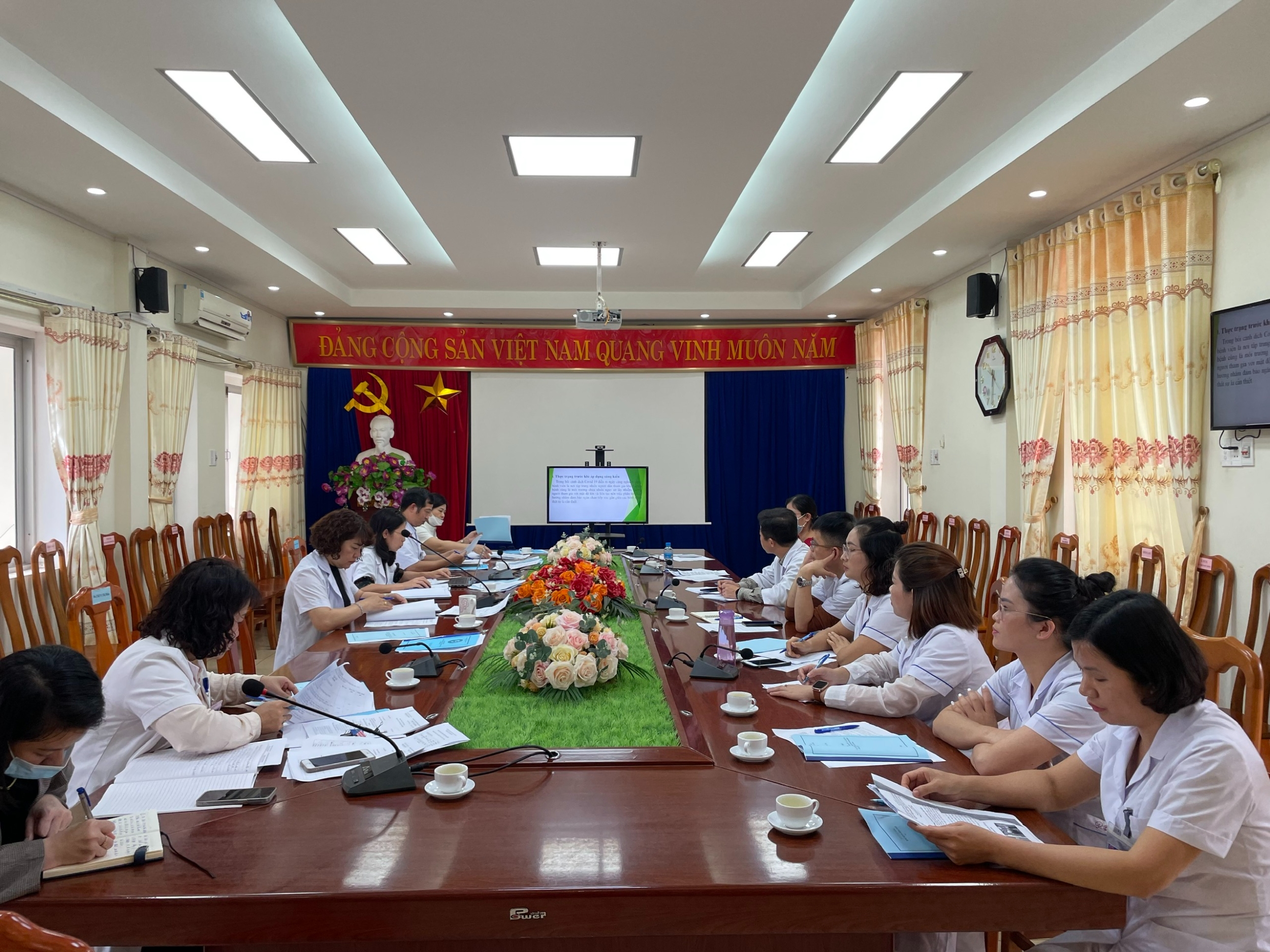 Hội đồng nghiệm thu sáng kiến Bệnh viện đa khoa tỉnh tổ chức nghiệm thu 09 đề tài sáng kiến cấp Bệnh viện năm 2022