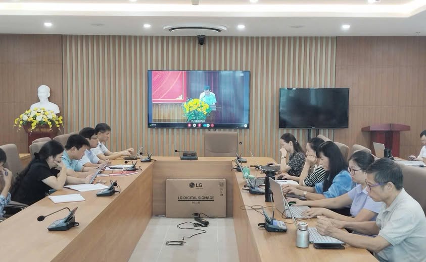 Hội nghị nghiên cứu, học tập, quán triệt, tuyên truyền và triển khai Nghị quyết Đại hội Đảng bộ tỉnh lần thứ XX; các chỉ thị, nghị quyết, kết luận, quy định của Trung ương, của tỉnh mới ban hành