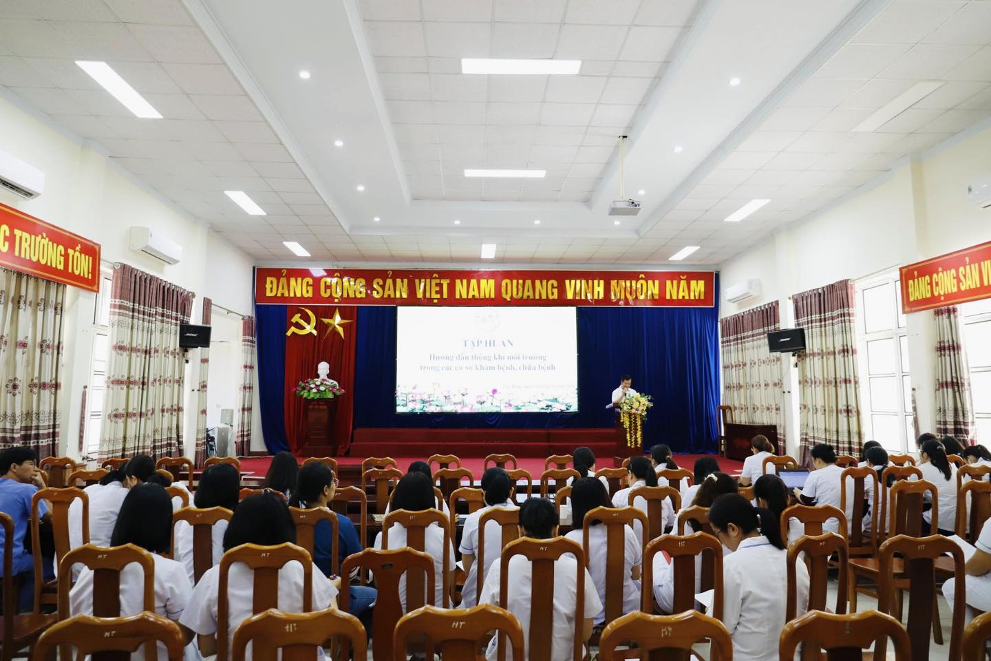 Bệnh viện đa khoa tỉnh Cao Bằng tổ chức tập huấn hướng dẫn thông khí môi trường trong cơ sở khám, chữa bệnh.