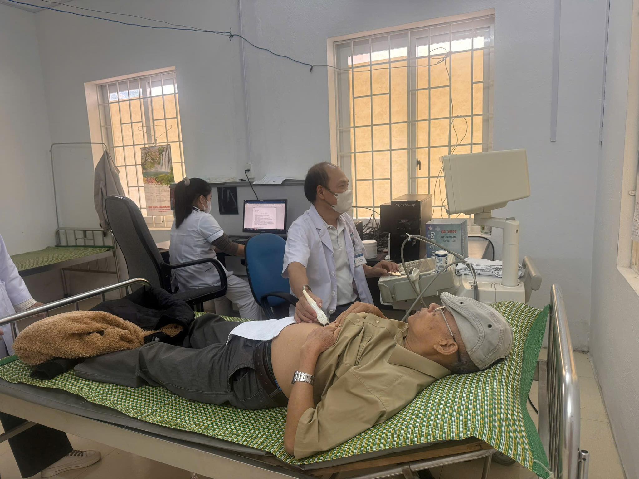 Trung tâm Bảo vệ sức khỏe cán bộ tỉnh tổ chức khám sức khỏe định kỳ cho cán bộ thuộc diện Ban Thường vụ Tỉnh ủy quản lý tại Bệnh viện Quảng Uyên