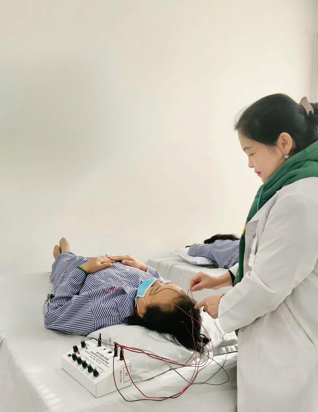 Điều trị liệt dây thần kinh số 7 tại Khoa Y Dược Cổ Truyền – Bệnh viện đa khoa tỉnh Cao Bằng