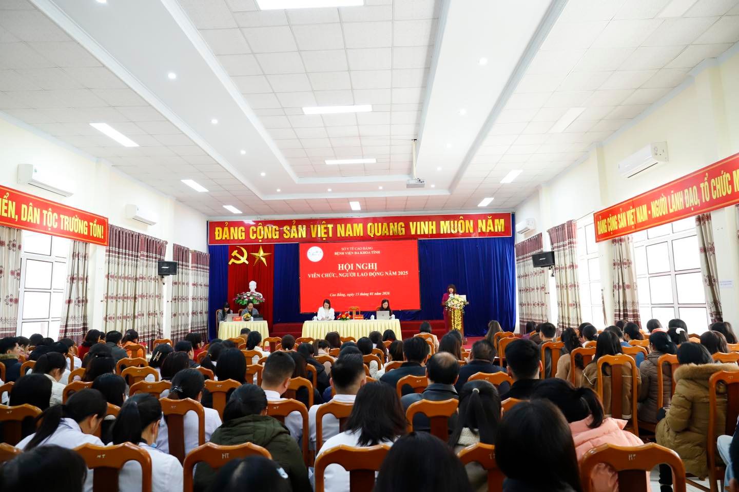 Hội nghị viên chức, người lao động (VC,NLĐ) Bệnh viện đa khoa tỉnh Cao Bằng năm 2025