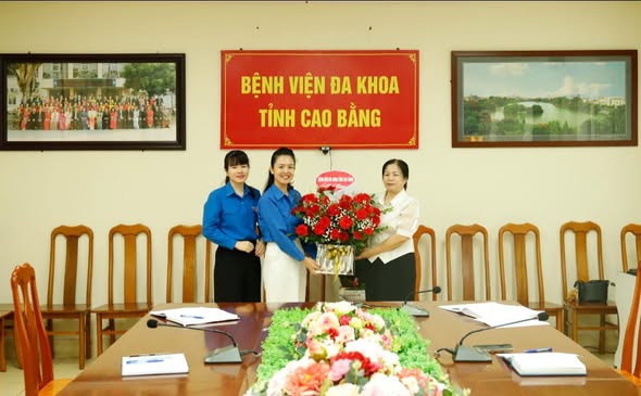 Bệnh viện Đa khoa tỉnh Cao Bằng chúc mừng Ngày thành lập Đoàn TNCS Hồ Chí Minh 26/3